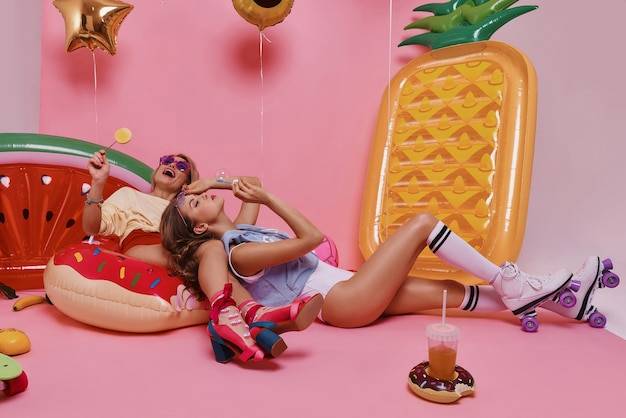 W jaki sposób korzystasz z kultury popularnej na co dzień?